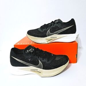 Nike Black and Cream Men's Shoes